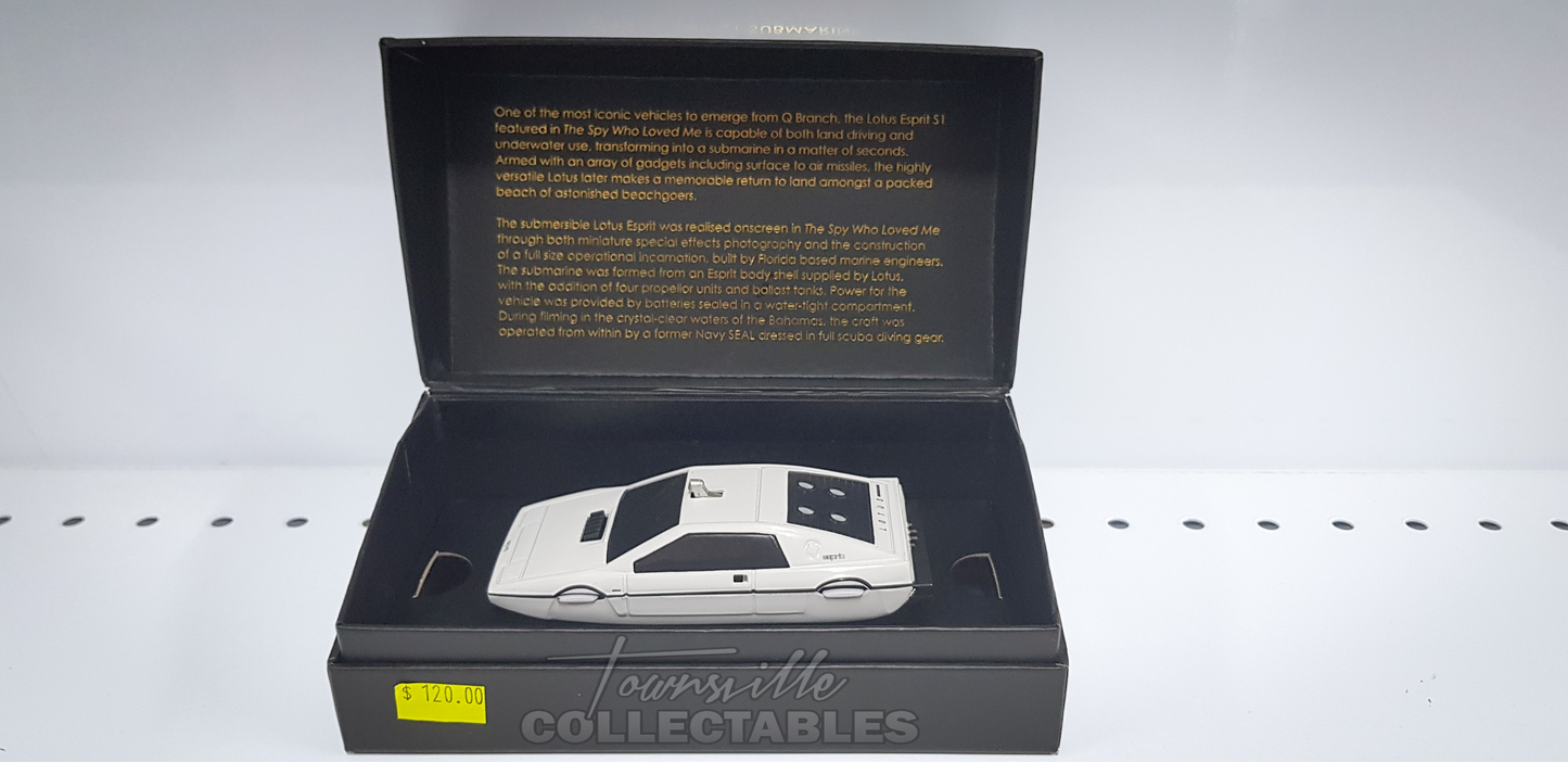 James Bond "The Spy Who Loved Me" Lotus Esprit S1 Submarine - White