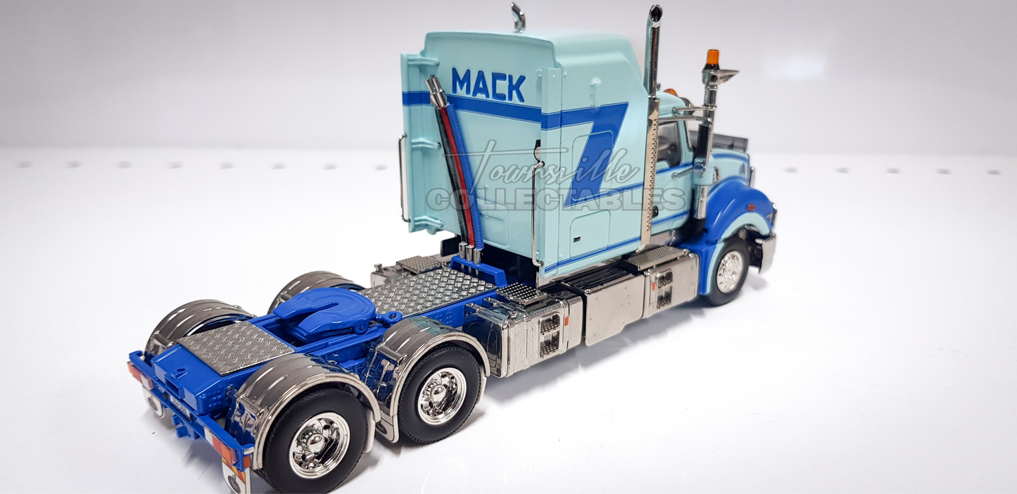 Mack Superliner - Light Blue