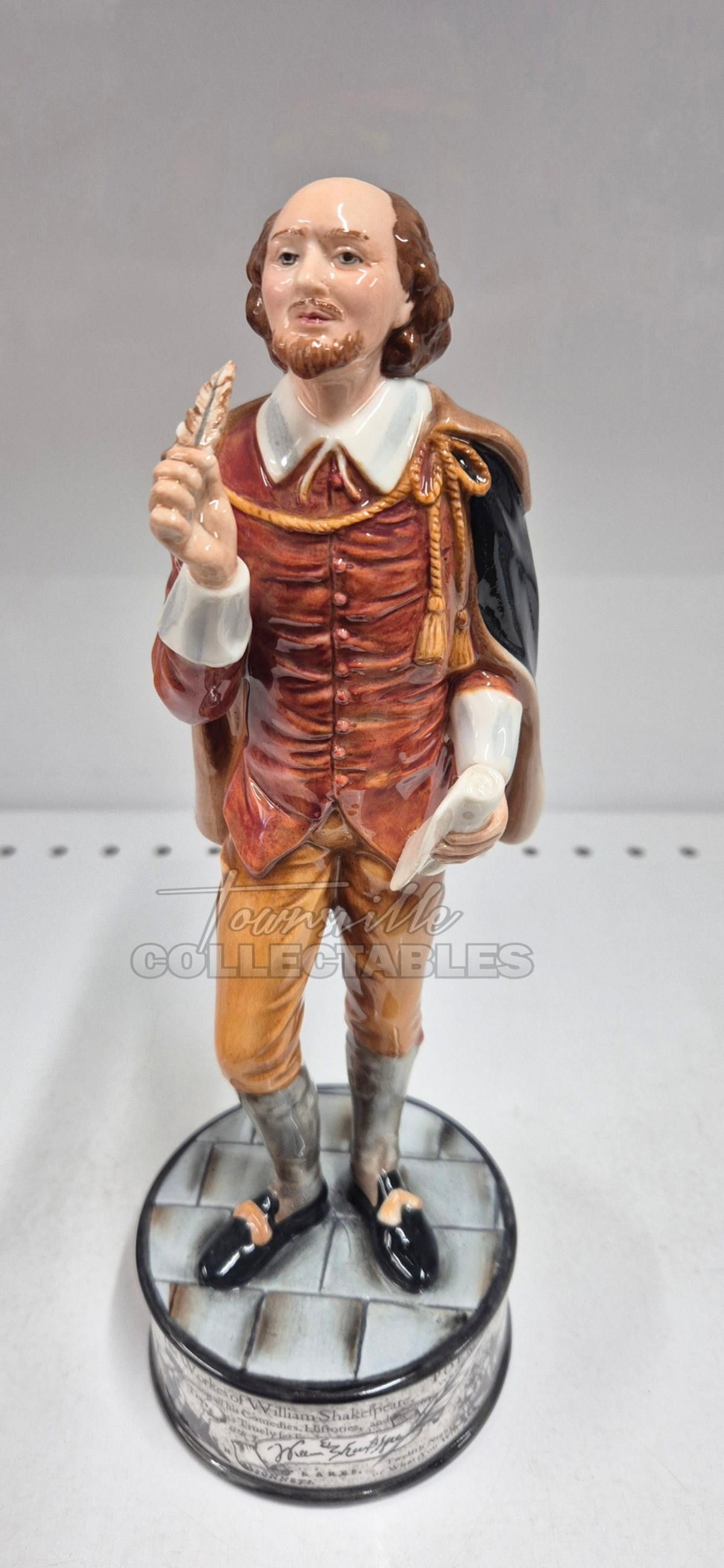William Shakespeare HN5128 Royal Doulton The Pioneers Collection. Limited Edition #0141 of only 350 pieces world wide. Hand made and Hand painted in England. Personally signed by Michael Doulton.