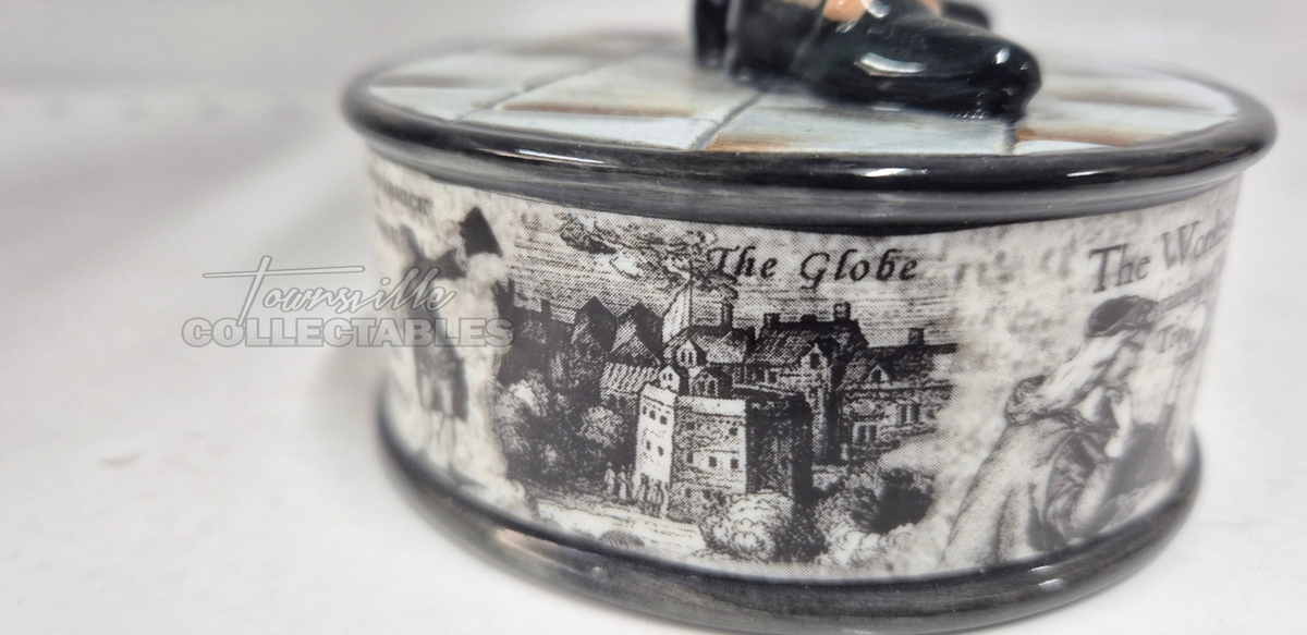 William Shakespeare HN5128 Royal Doulton The Pioneers Collection. Limited Edition #0141 of only 350 pieces world wide. Hand made and Hand painted in England. Personally signed by Michael Doulton.